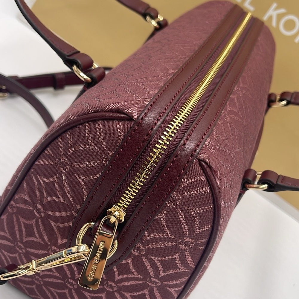 MICHAEL KORS JST TRAVEL MEDIUM DUFFLE SATCHEL SHOULDER CROSSBODY BAG MK NWT - Picture 5 of 16